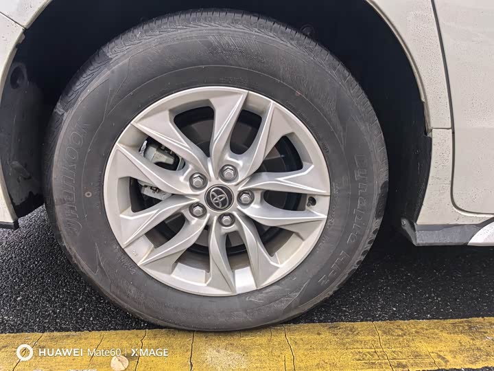 Фото 8 - Toyota Granvia