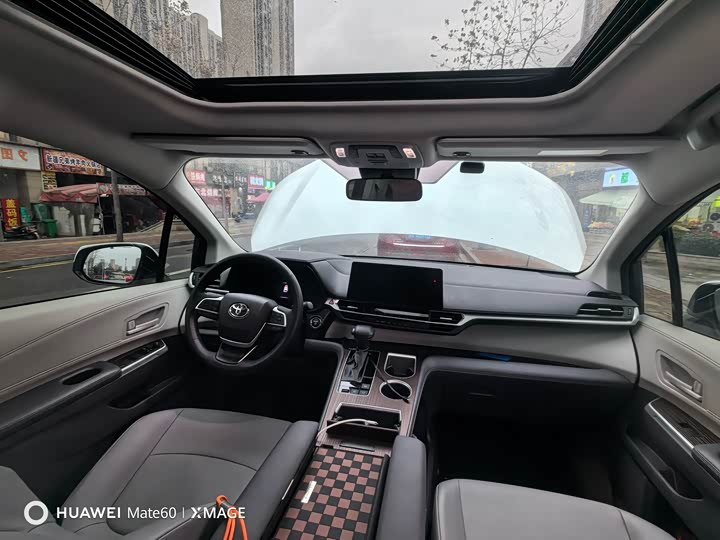 Фото 9 - Toyota Granvia