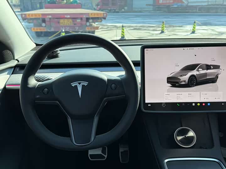 Фото 4 - Tesla Model Y