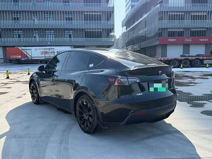 Фото 9 - Tesla Model Y