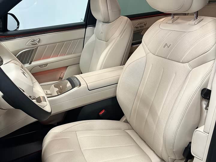 Фото 8 - Nio Onvo L90