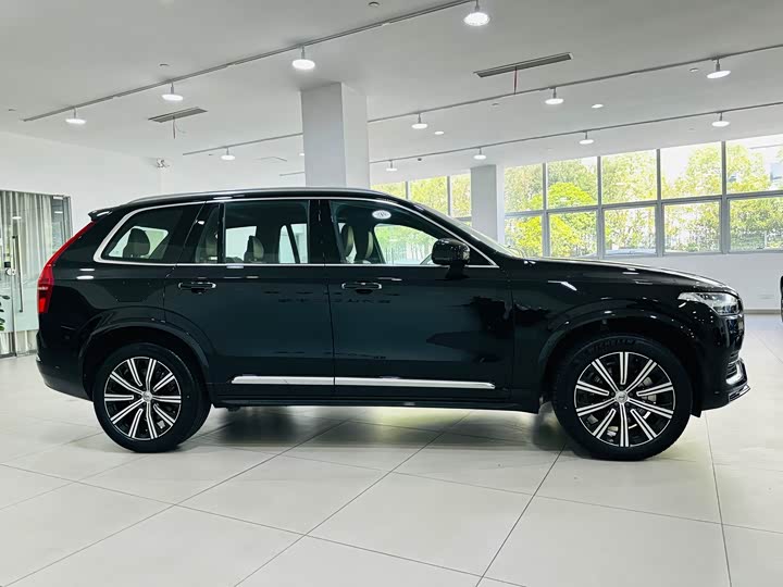 Фото 4 - Volvo XC90