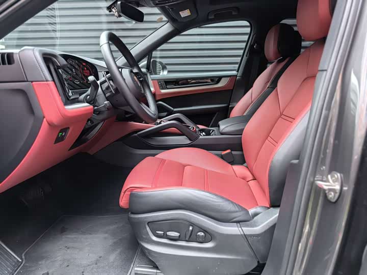 Фото 8 - Porsche Cayenne