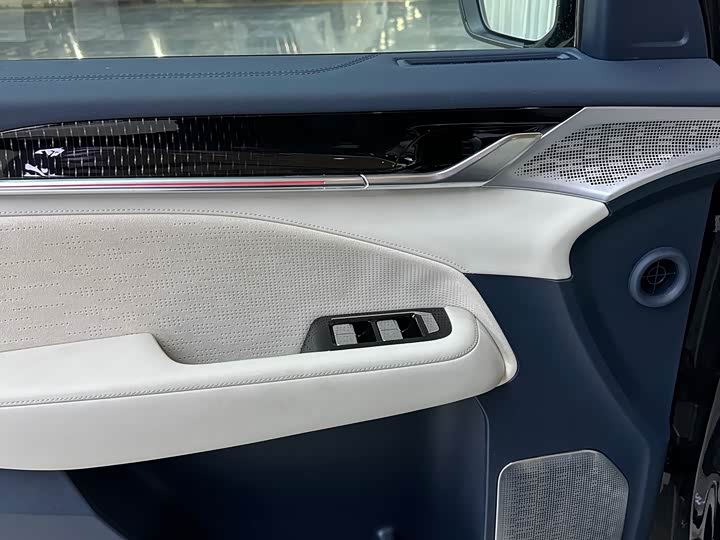 Фото 4 - Zeekr 009