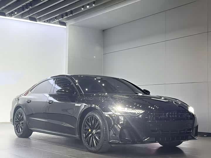 Фото 2 - Audi A7L