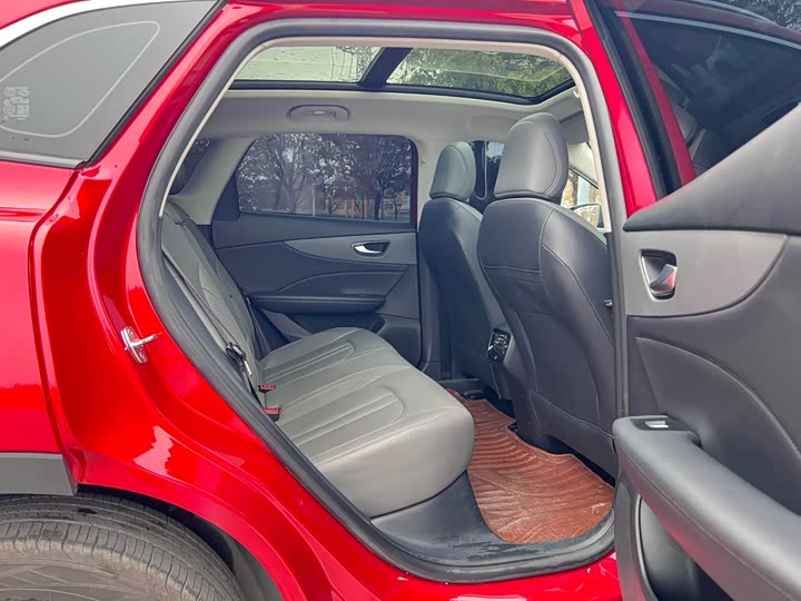 Фото 7 - MG Motor ES5