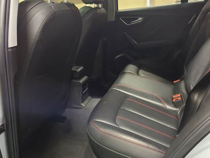 Фото 8 - Audi Q2L