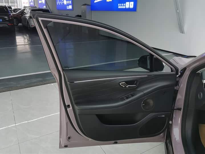 Фото 7 - GAC Aion RT