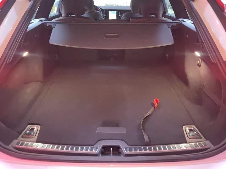 Фото 4 - Volvo V90