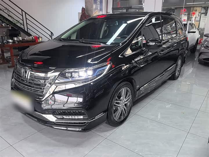 Фото 2 - Honda Elysion