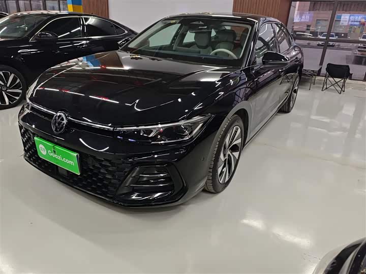 Фото 2 - Volkswagen Passat