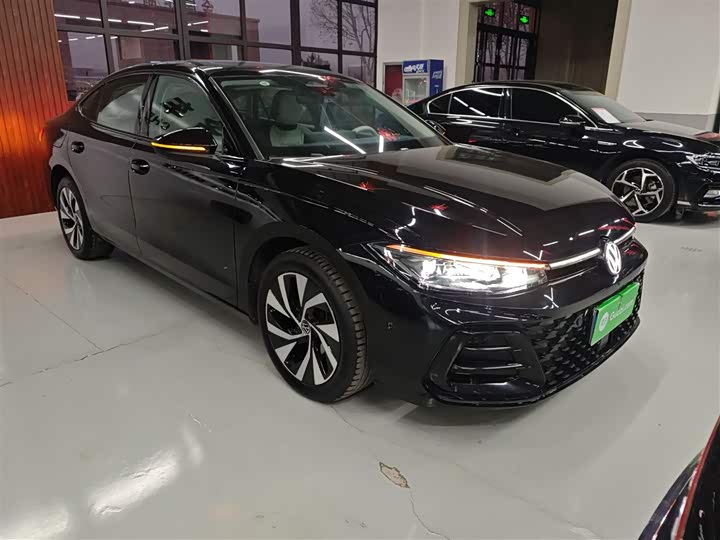 Фото 4 - Volkswagen Passat