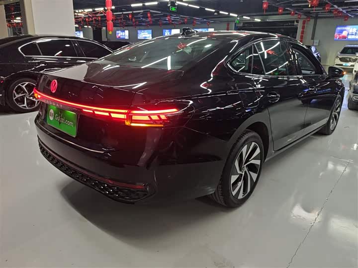 Фото 7 - Volkswagen Passat