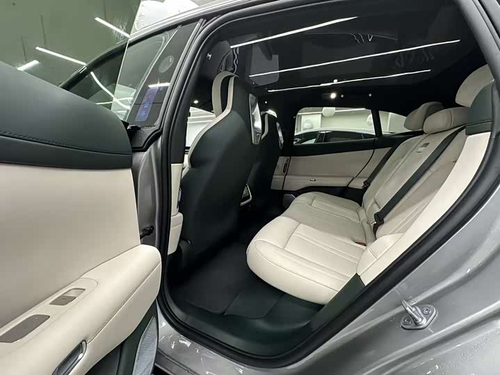 Фото 8 - Xiaomi YU7