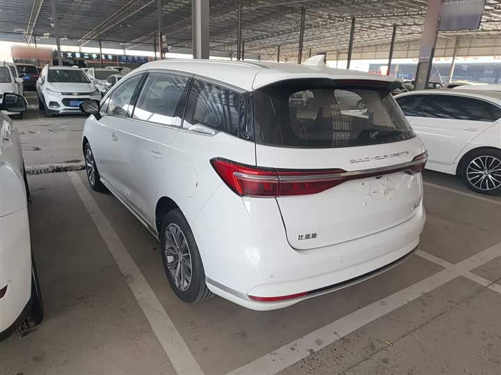 Фото 5 - BYD Song Max