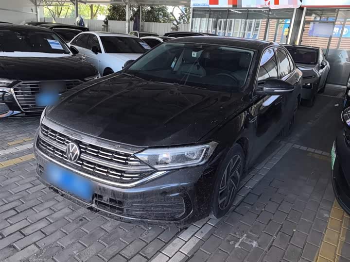 Фото 1 - Volkswagen Sagitar L