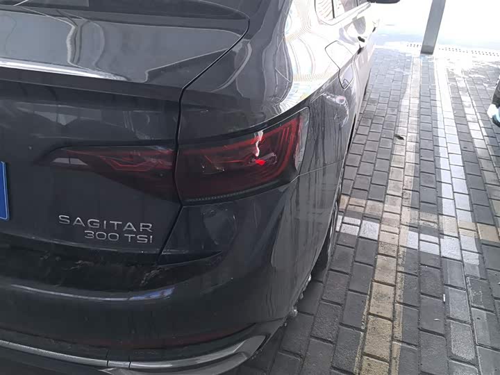 Фото 8 - Volkswagen Sagitar L