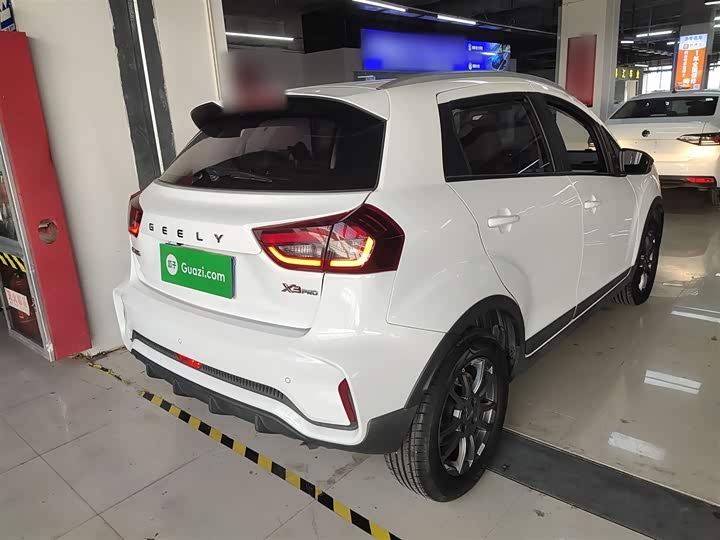 Фото 7 - Geely Vision X3