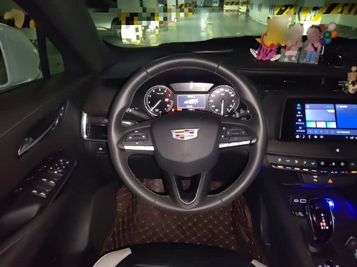 Фото 3 - Cadillac XT4