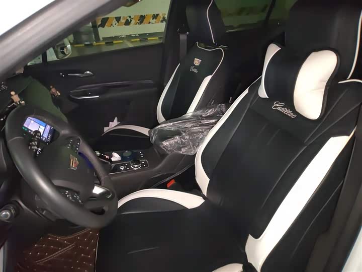 Фото 8 - Cadillac XT4