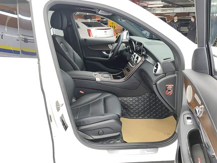 Фото 8 - Mercedes-Benz GLC-Class