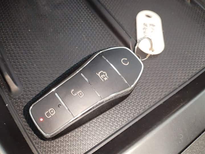 Фото 9 - BYD Qin Plus