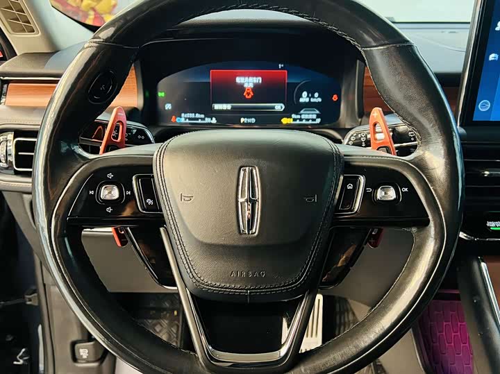 Фото 9 - Lincoln Aviator