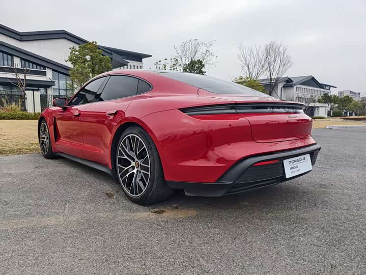 Фото 6 - Porsche Taycan