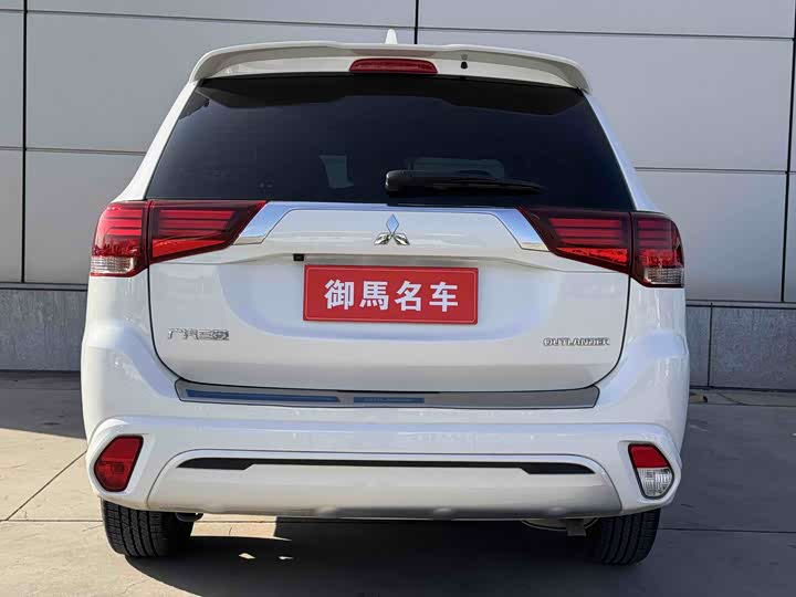 Фото 5 - Mitsubishi Outlander