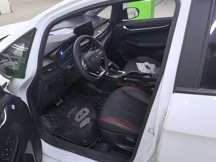 Фото 9 - Geely Vision X3