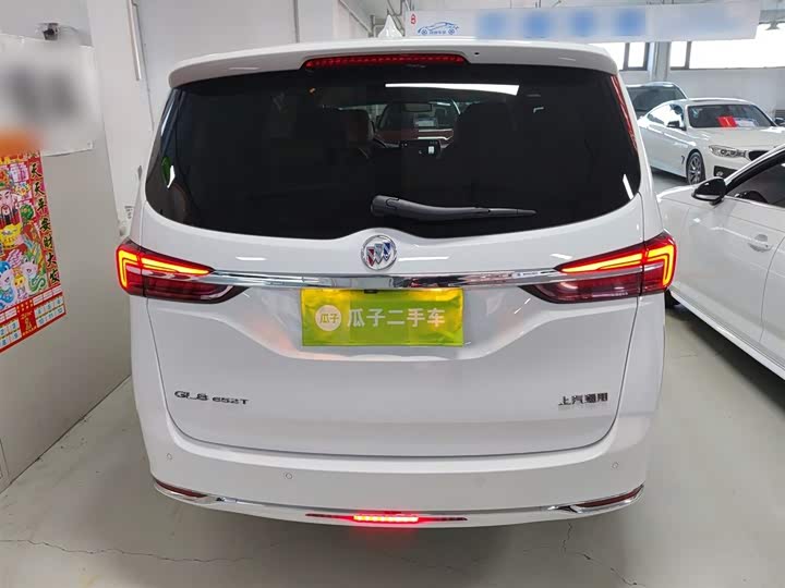 Фото 6 - Buick GL8 ES