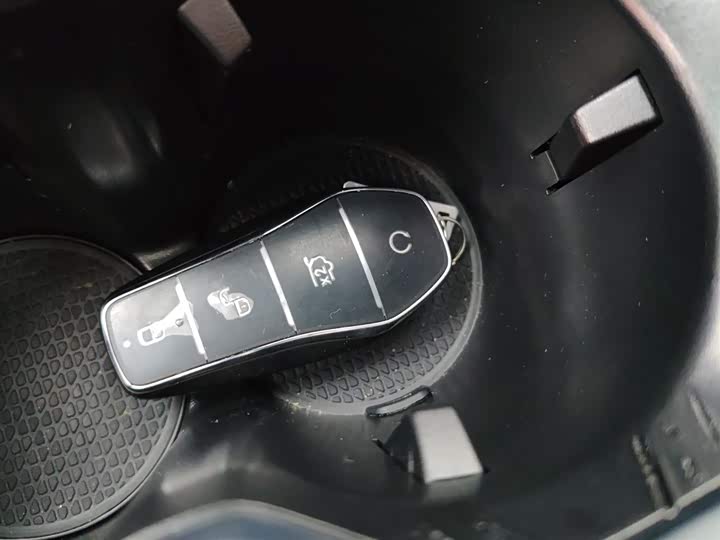 Фото 9 - BYD Song L DM-i Hybrid