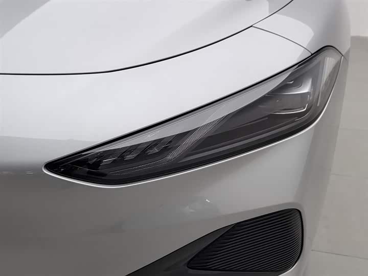 Фото 7 - Roewe D7