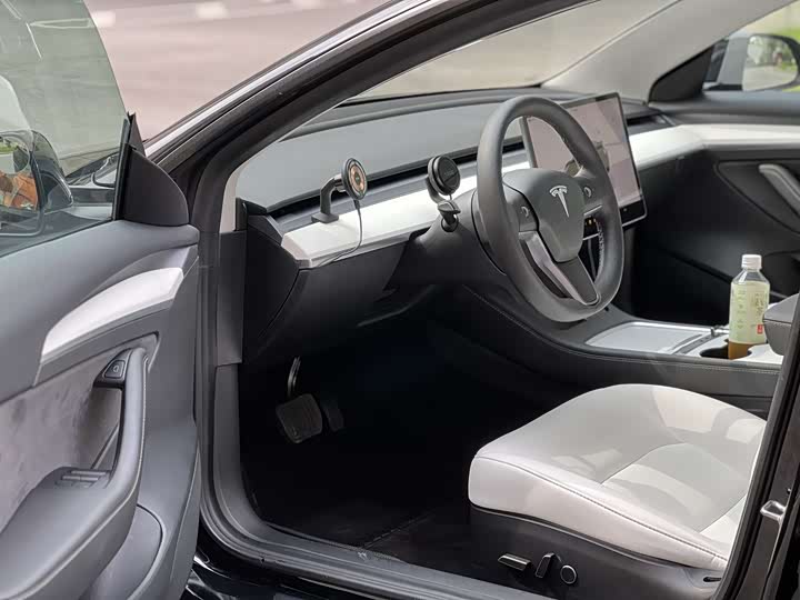 Фото 5 - Tesla Model 3