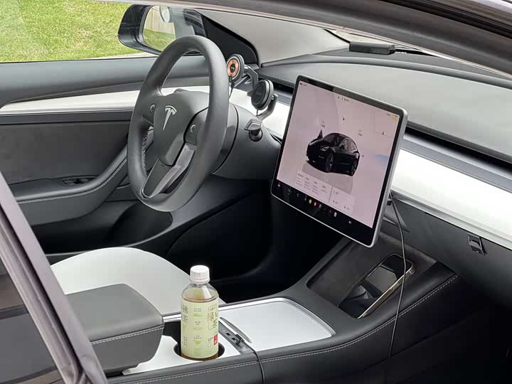 Фото 6 - Tesla Model 3