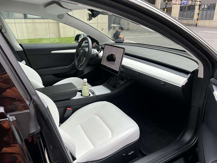 Фото 7 - Tesla Model 3