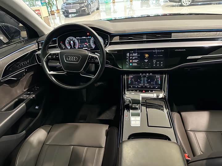 Фото 5 - Audi A8