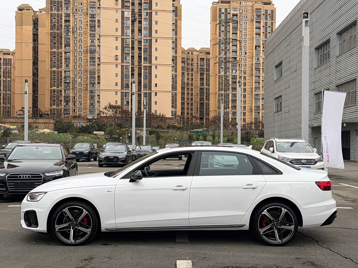 Фото 3 - Audi A4L