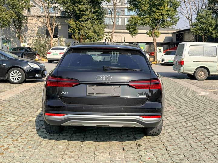 Фото 8 - Audi A6