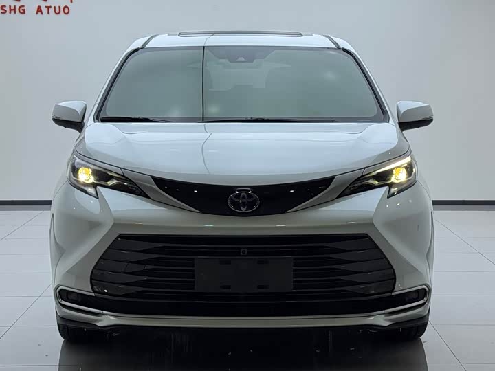 Фото 2 - Toyota Sienna