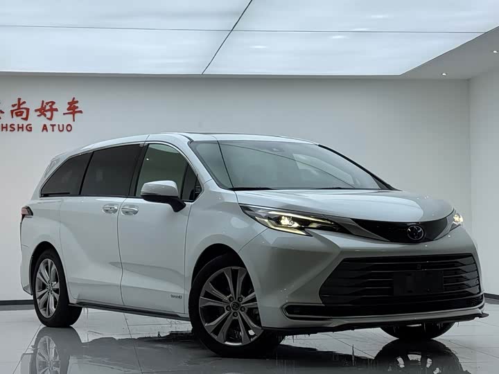 Фото 3 - Toyota Sienna