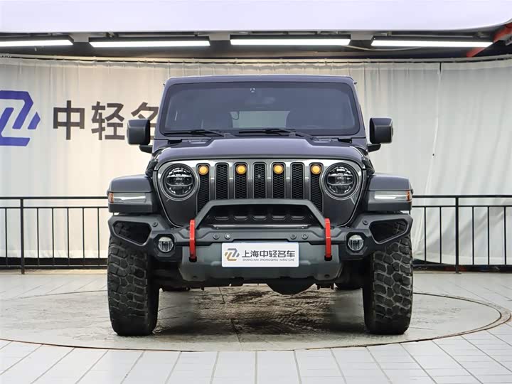 Фото 2 - Jeep Wrangler