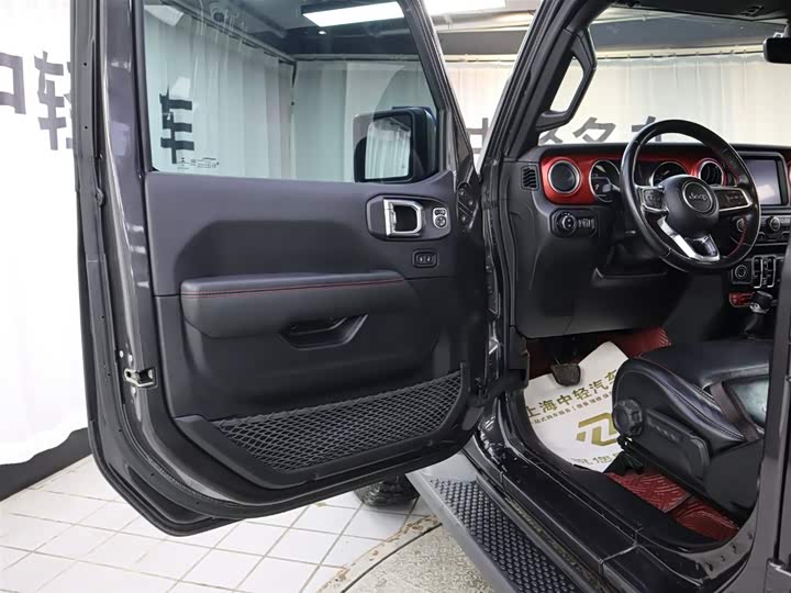 Фото 5 - Jeep Wrangler