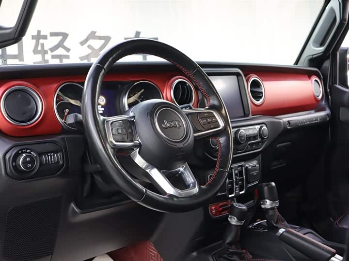 Фото 6 - Jeep Wrangler