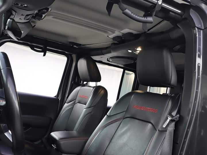 Фото 8 - Jeep Wrangler