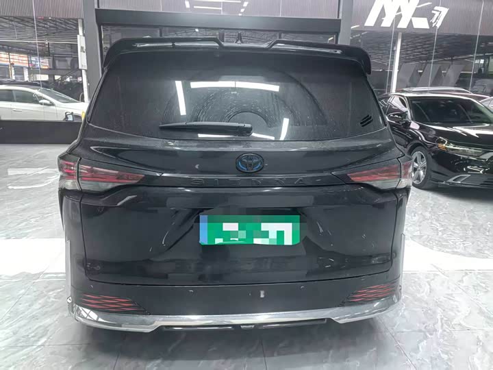 Фото 8 - Toyota Sienna