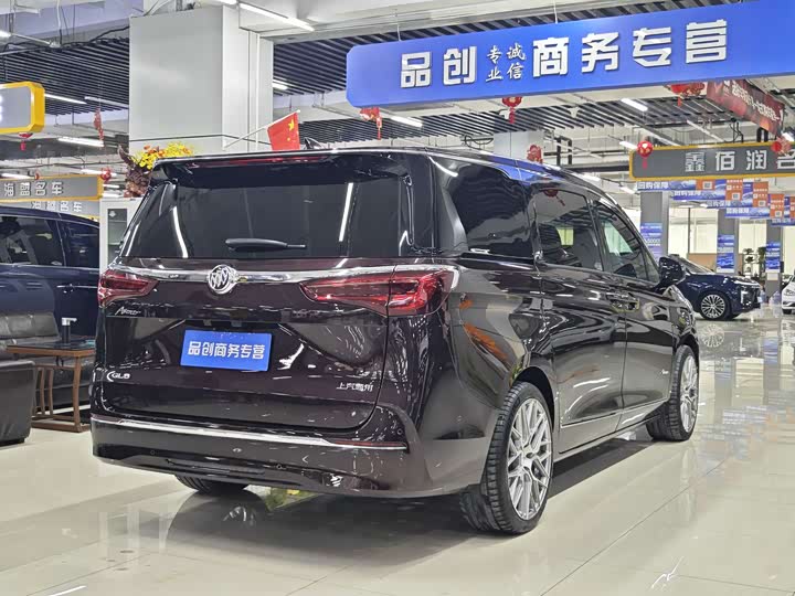 Фото 7 - Buick GL8 ES