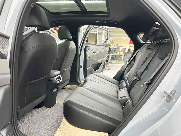 Фото 8 - BYD Qin L