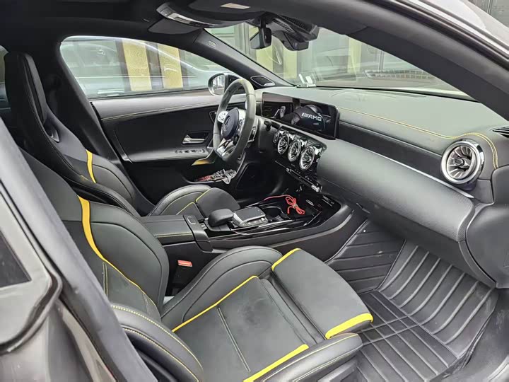 Фото 2 - Mercedes-Benz CLA-Class AMG