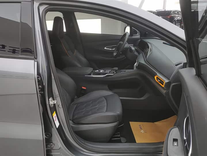 Фото 8 - Changan UNI-T